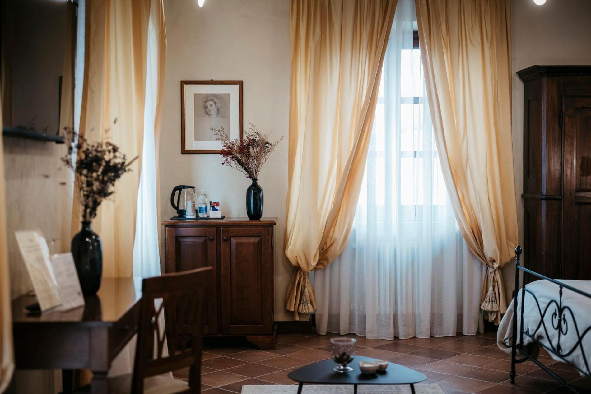Agriturismo Tenuta La Romana Nizza Monferrato Szoba fotó